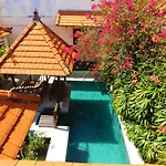 Villa Heliconia
