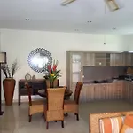 Villa Heliconia